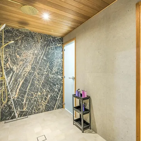 Villa Joutsenranta By The Lake Incl Wifi, Terrace, Jacuzzi For Extra Fee וילה Himos