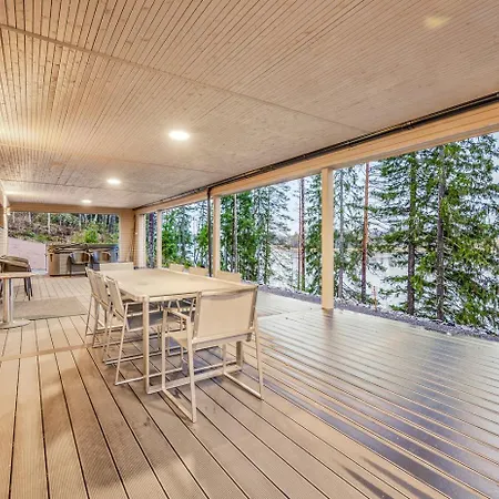 Villa Joutsenranta By The Lake Incl Wifi, Terrace, Jacuzzi For Extra Fee *
